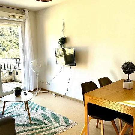 Hébergement de vacances E21 Les Naiades- 2 Bedrooms For 5 People ! Avene